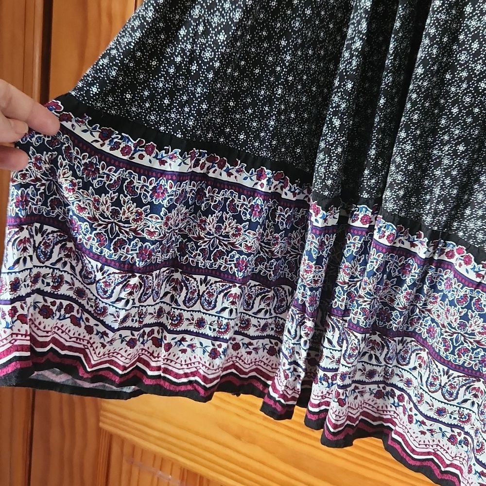 - Torrid Multi-Color Border Print Challis Cold Sh… - image 8